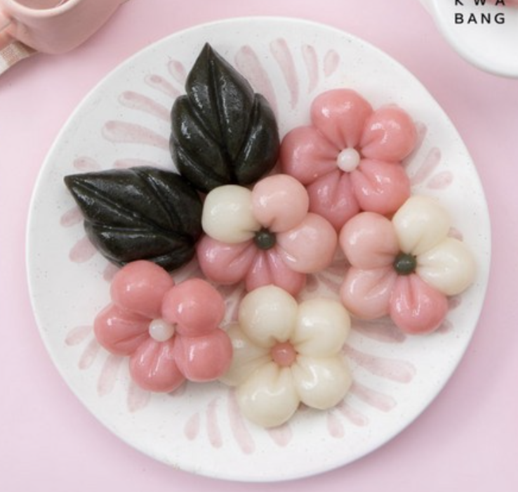 Make Your Own Korean Traditional Rice Cakes – 3-Color Songpyeon DIY Kit