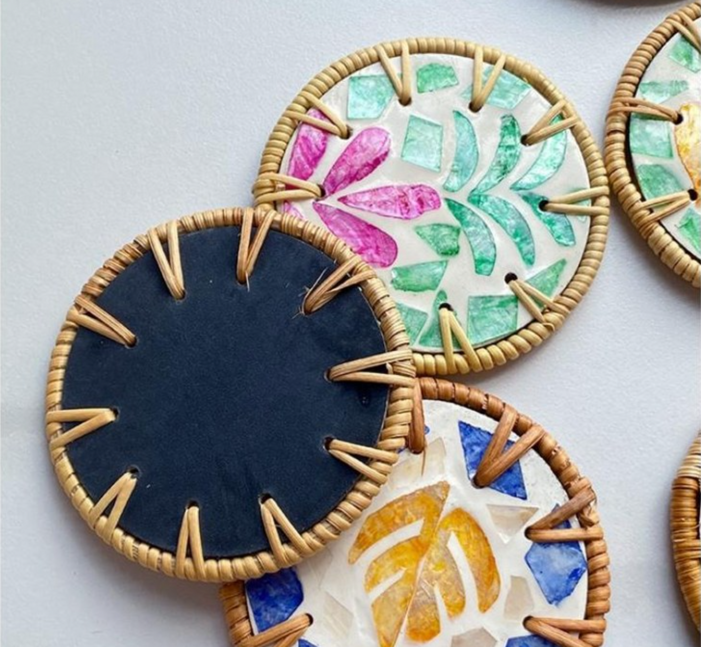 Natural Rattan & Nacre Handmade Coaster 1-Piece