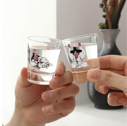 Kim Hongdo Color-Changing Korean Soju Glass Set (4pcs) – Heat Sensitive Shot Glasses Gift Set Inspired by Korean Art