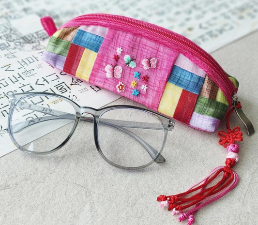 [HanStyle] Korean Traditional Triangular Ramie (Mosi) Glasses Case | Elegant Handmade Gift | Light Pink