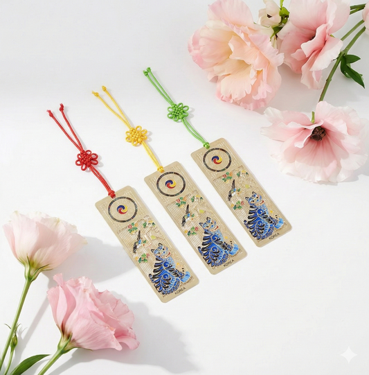 Korean Folk Art 'Hojakdo' Tiger Metal Bookmark - Traditional Souvenir for Luck & Protection